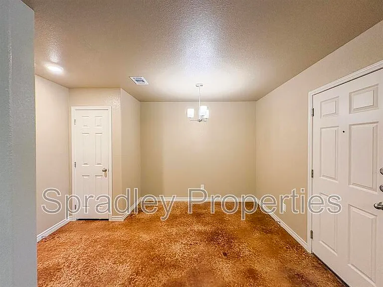 1004A Kerr Ct — Photo 5