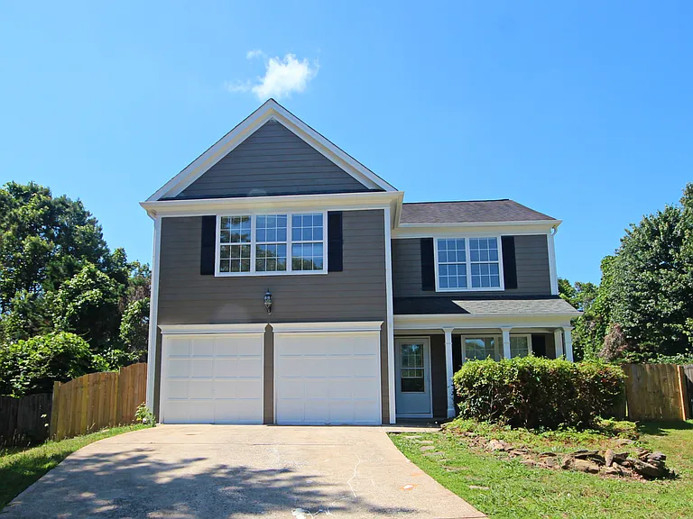 401 Bottesford Dr NW — Photo 1