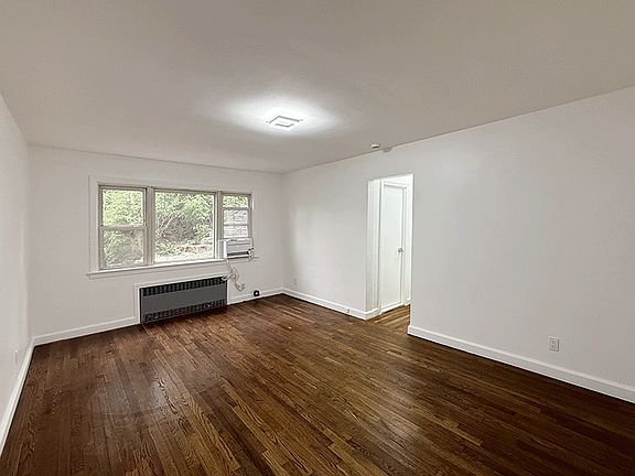 3rd image of 16 Clark Ter APT 1