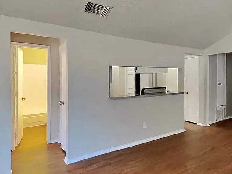 11836 Garden Terrace Dr — Photo 2