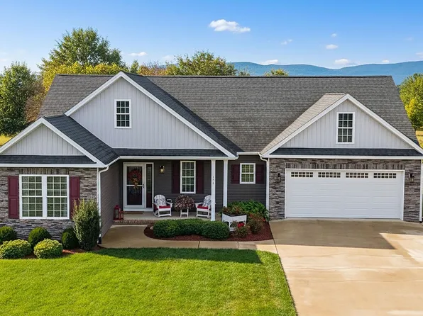 176 Locust Grove Ln, Stuarts Draft, VA 24477