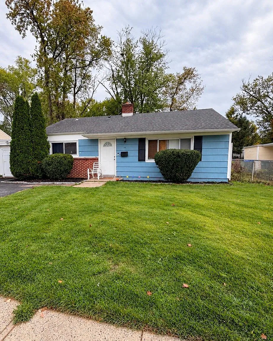 3 bed, 1.0 bath, $2,650 — Photo 1