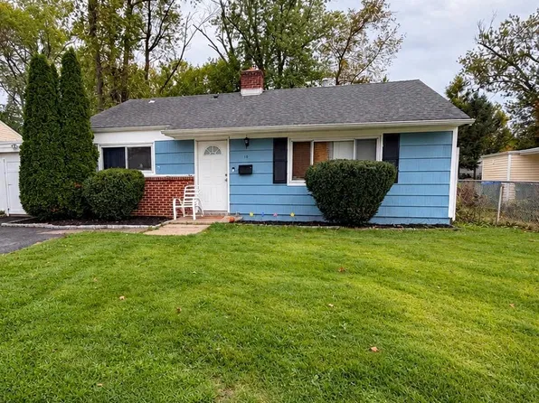 10 Comstock Rd, Edison, NJ 08817