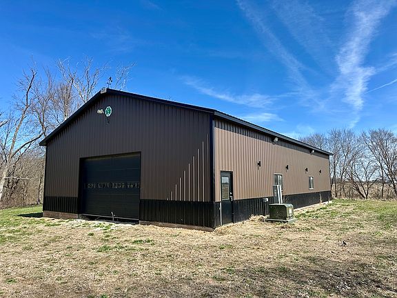 5th image of 1596 Berwick Rd