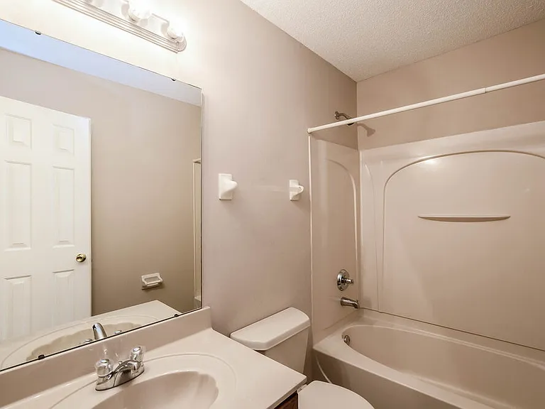 1513 Pemberton Ln — Photo 13