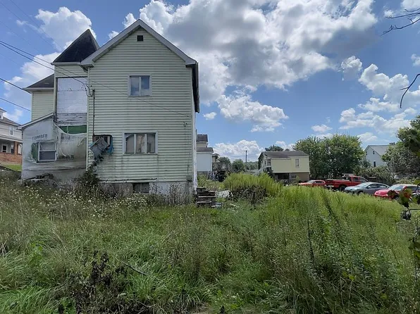 504 Brown St, Everson, PA 15631