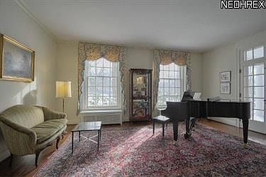 3rd image of 2520 Fairmount Blvd