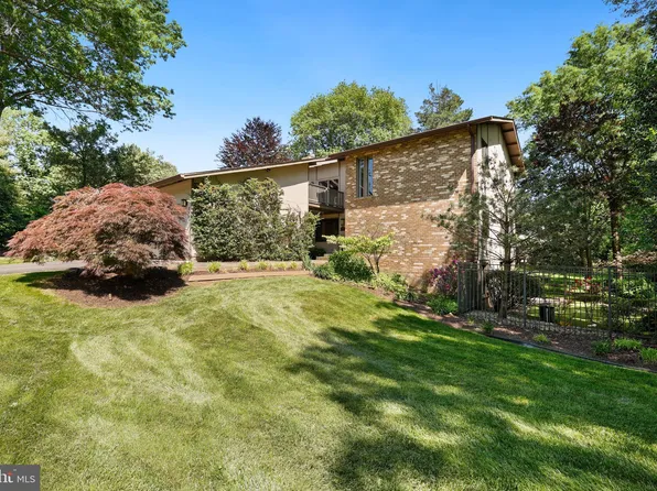 2721 Berryland Dr, Oakton, VA 22124