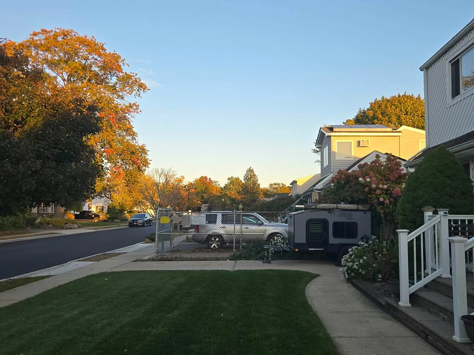 3 bed, 1000 sqft, $3,500 — Photo 2