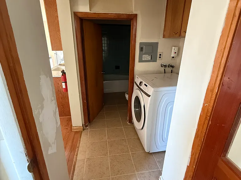 31 Smith St #2 — Photo 3