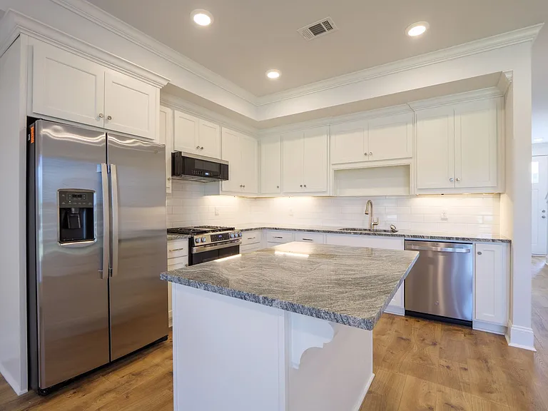5033 Hamilton Cir — Photo 11
