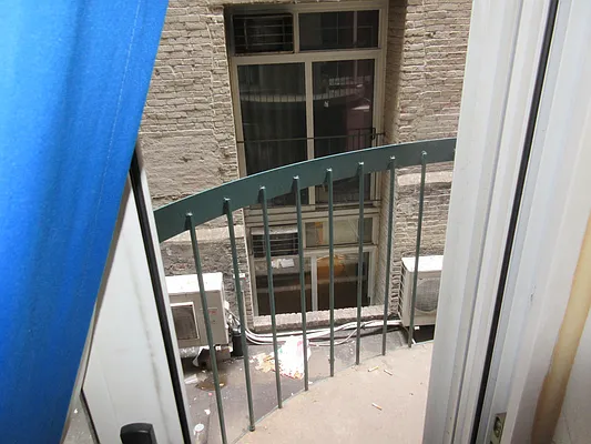 Rented by Bold New York | media 28