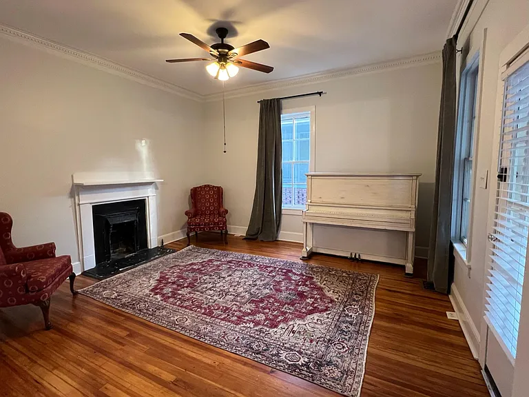 228 Walker Ave NE — Photo 3