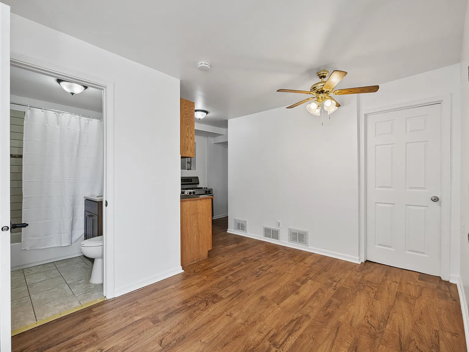 2702 S Spaulding Ave — Photo 3