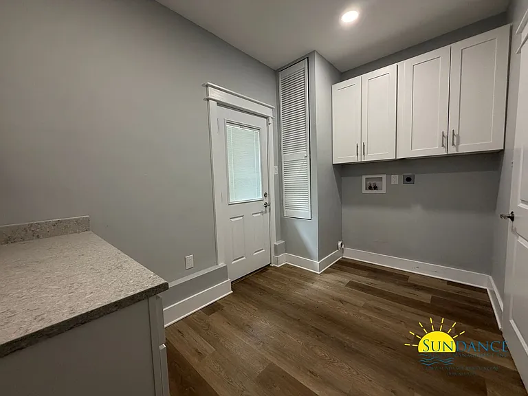 130 Walton Dr NE — Photo 18