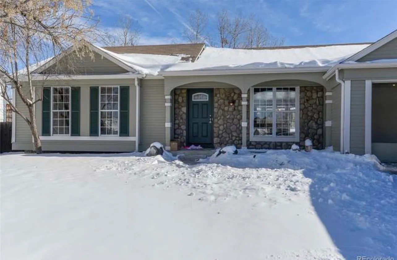 4 bed, 2200 sqft, $2,950 — Photo 1