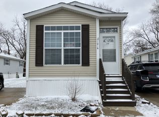 1016 Testa Dr, Justice, IL