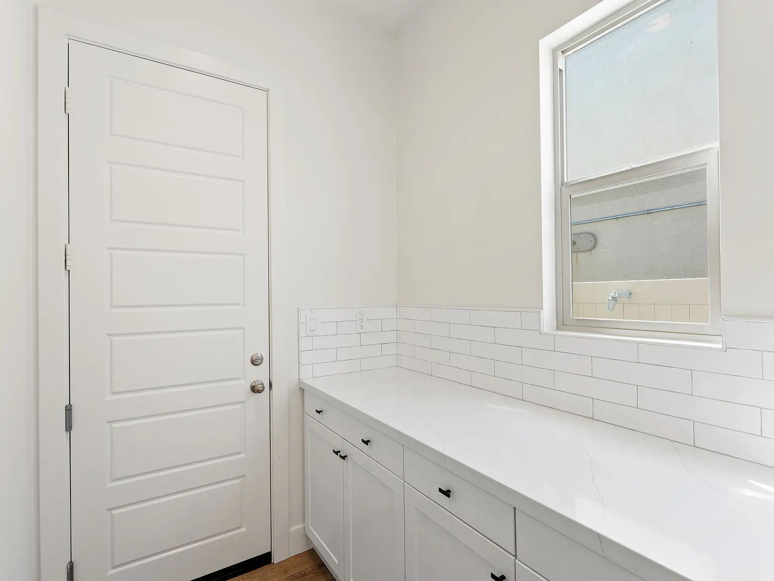 3 bed, 1950 sqft, $4,000 — Photo 2