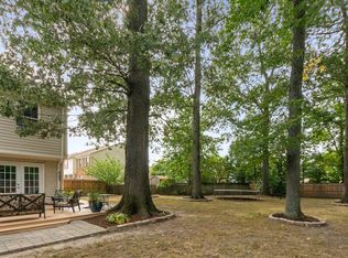 831 Huntly Ct, Chesapeake, VA 23320