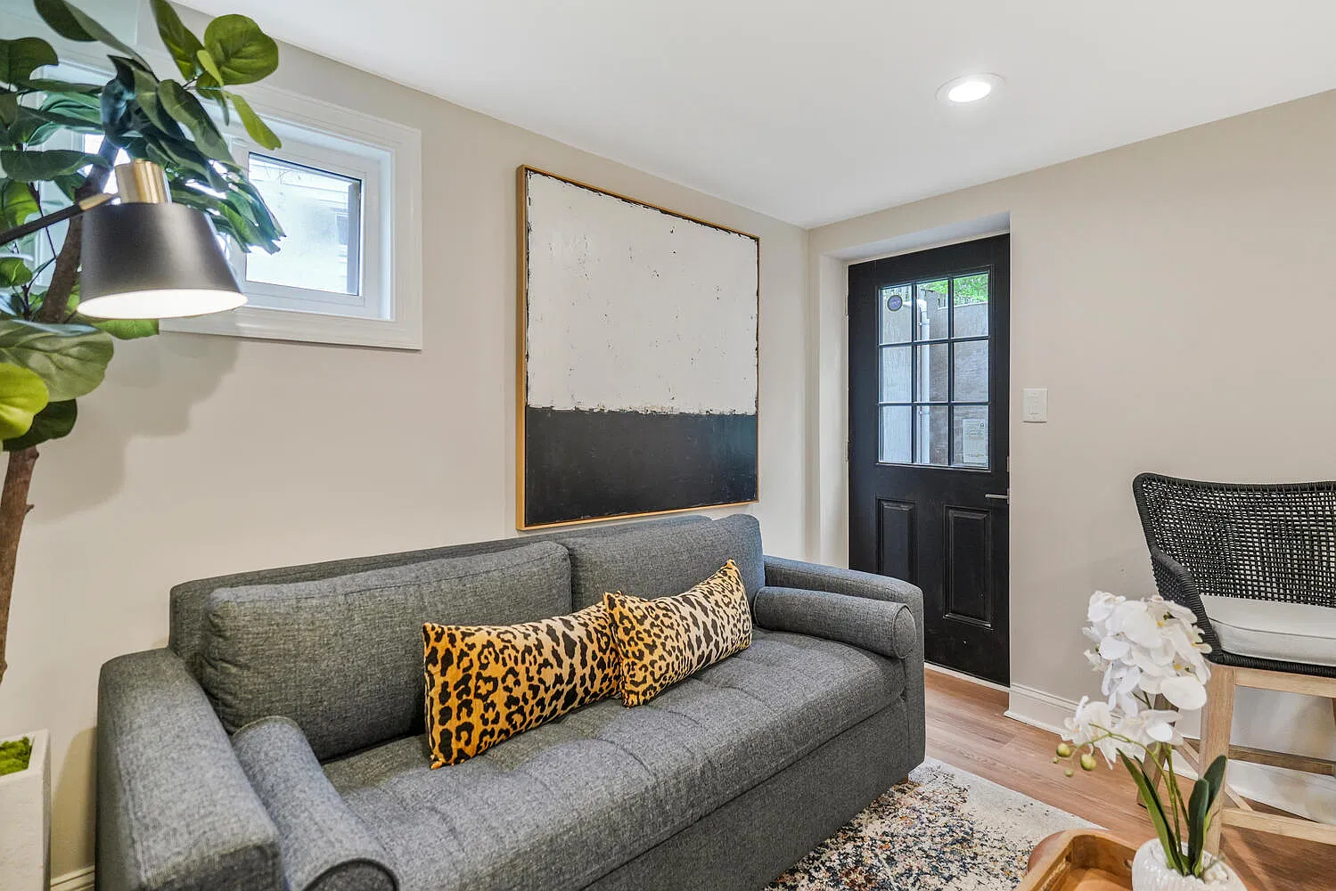 Studio, 800 sqft, $1,800 — Photo 2
