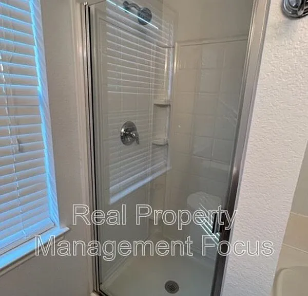 1004 Trickham Dr — Photo 20