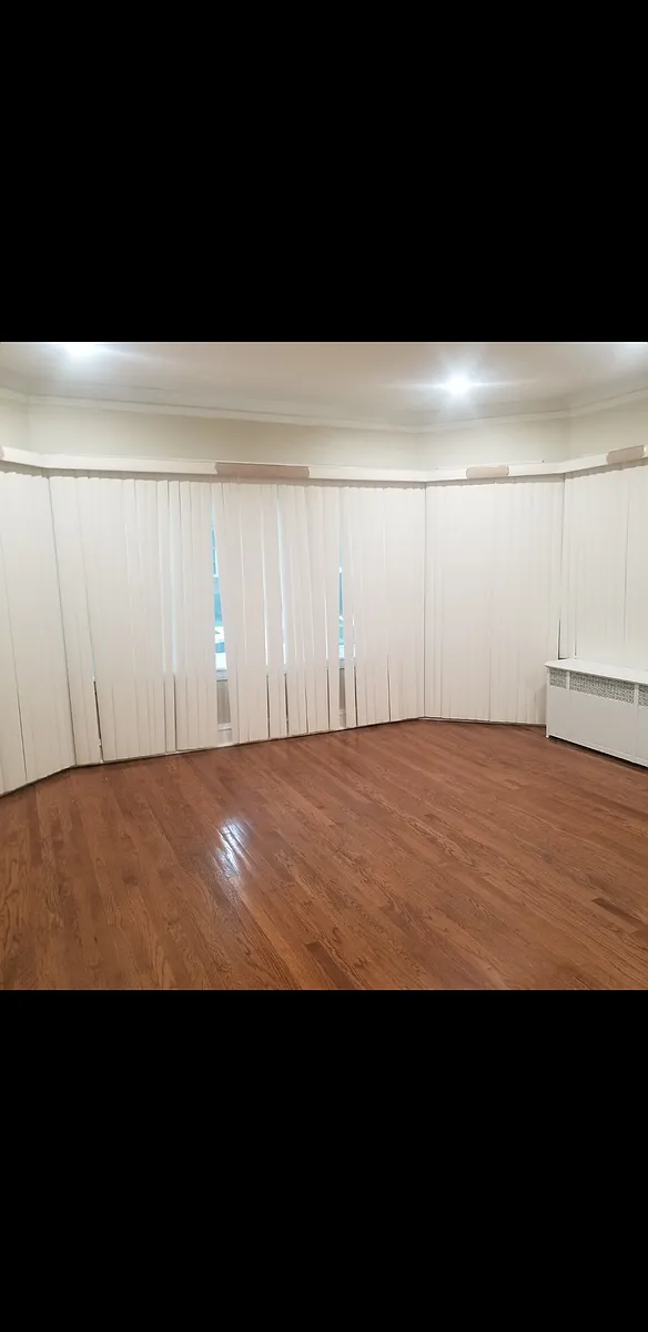 Building Photo - 7810 S Bennett Ave #1