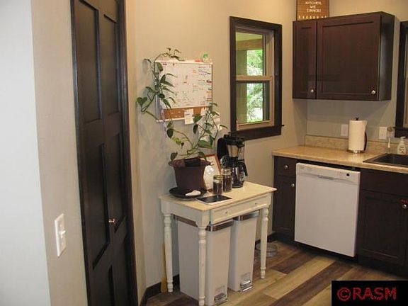 3rd image of 30 1st St NE