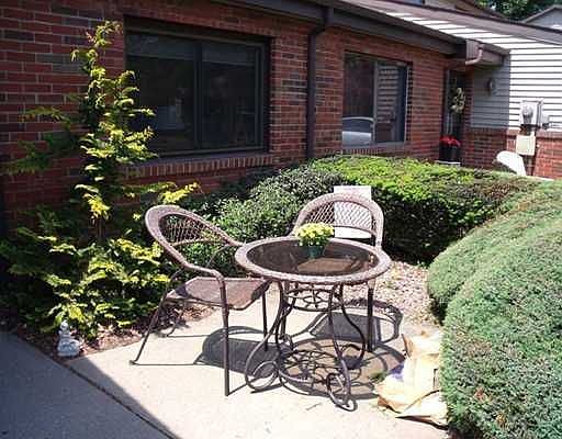 2nd image of 533 Barberry Ln