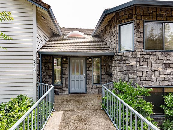 4th image of 3340 Mountain Oak Dr