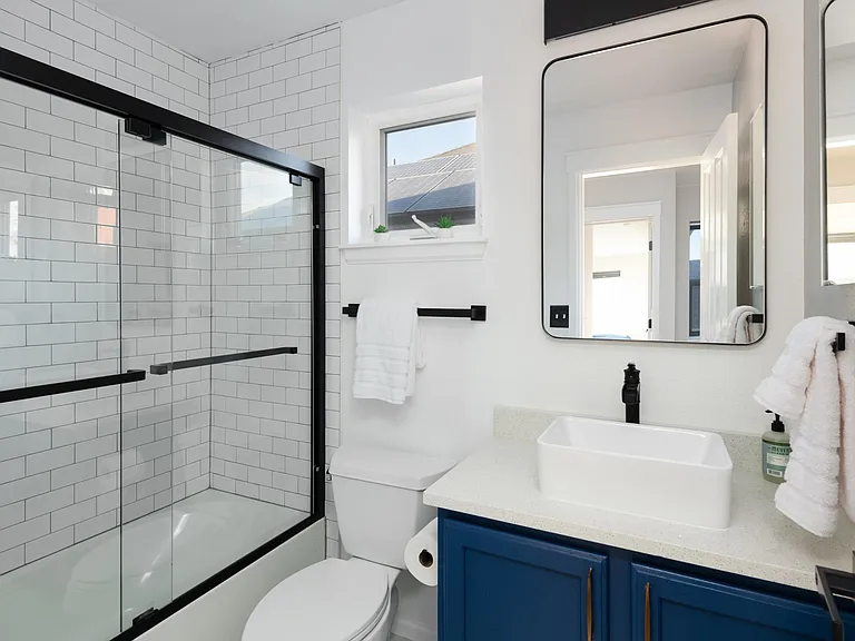 Second bathroom on the second floor