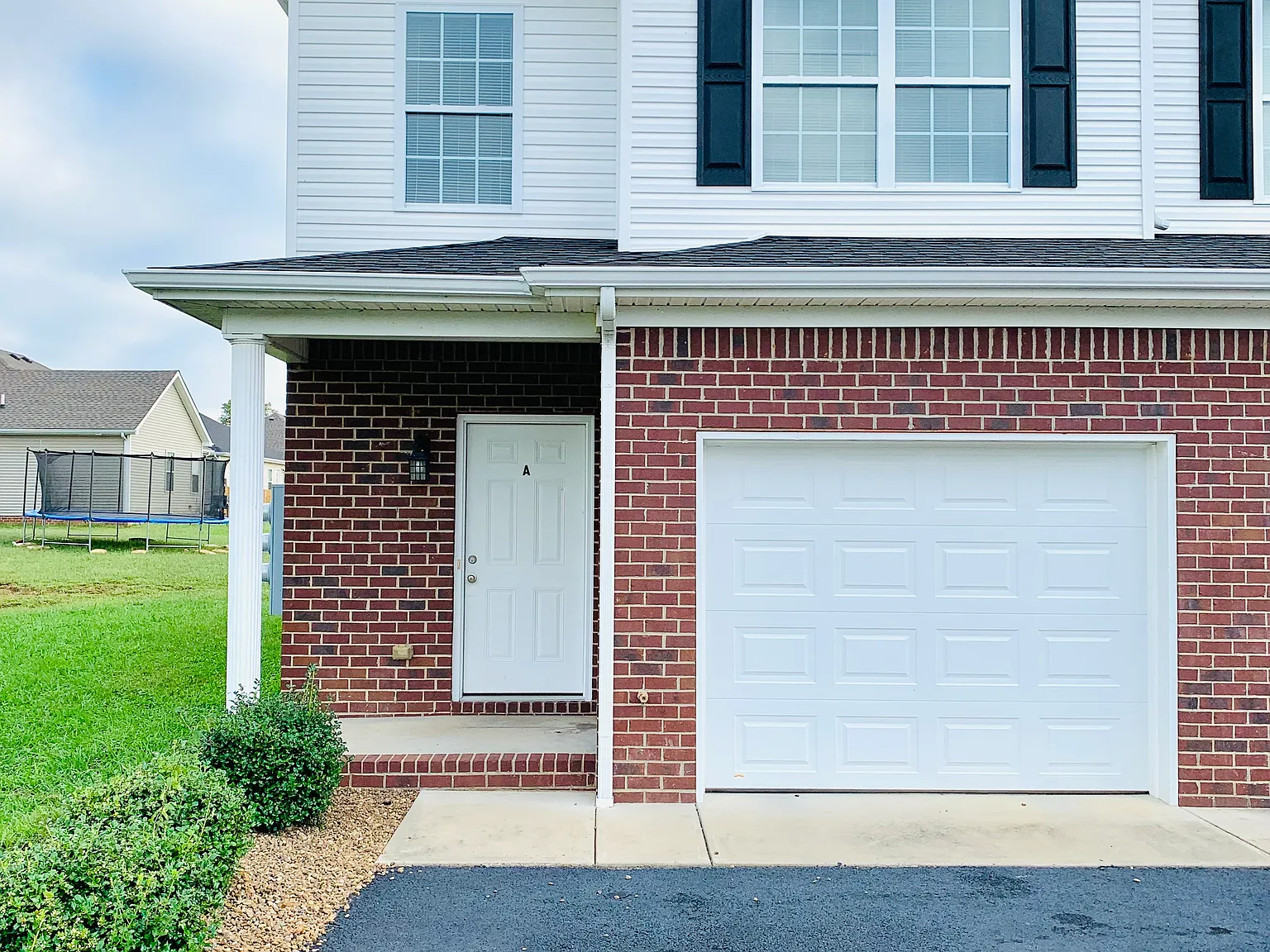 2 bed, 2.5 bath, 1331 sqft, $1,195 — Photo 1
