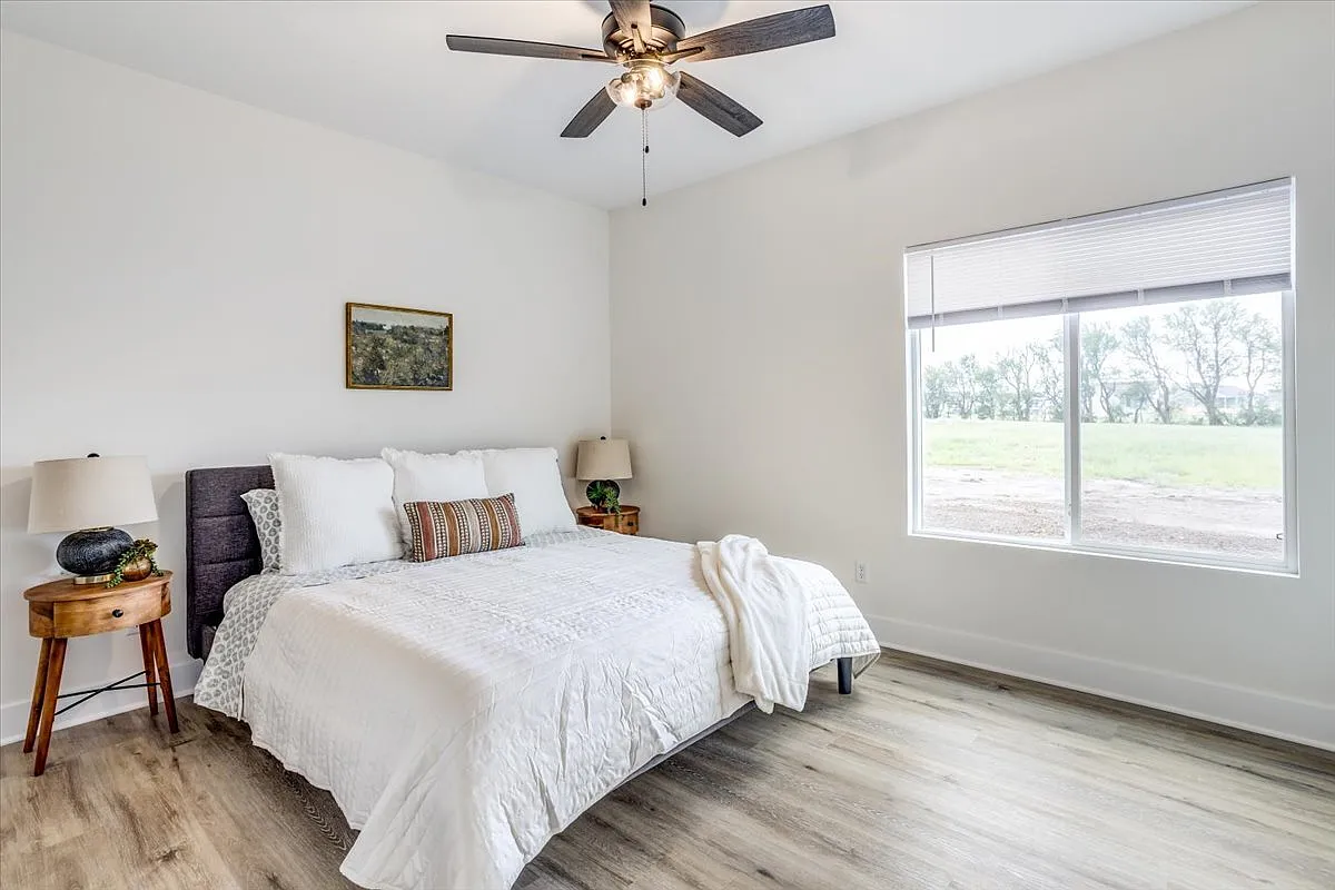 521 Briarbrook Ln - 1 — Photo 3