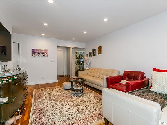 5th image of 195 S Middle Neck Road #2 H