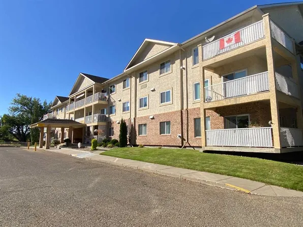 680 S Cassils Rd W #103, Brooks, AB T1R 1H7