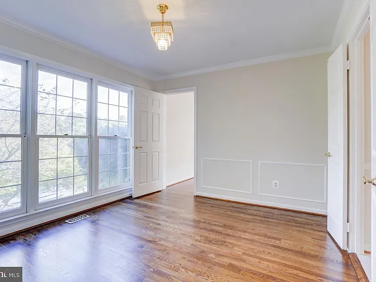 9548 Fox Hollow Dr — Photo 16