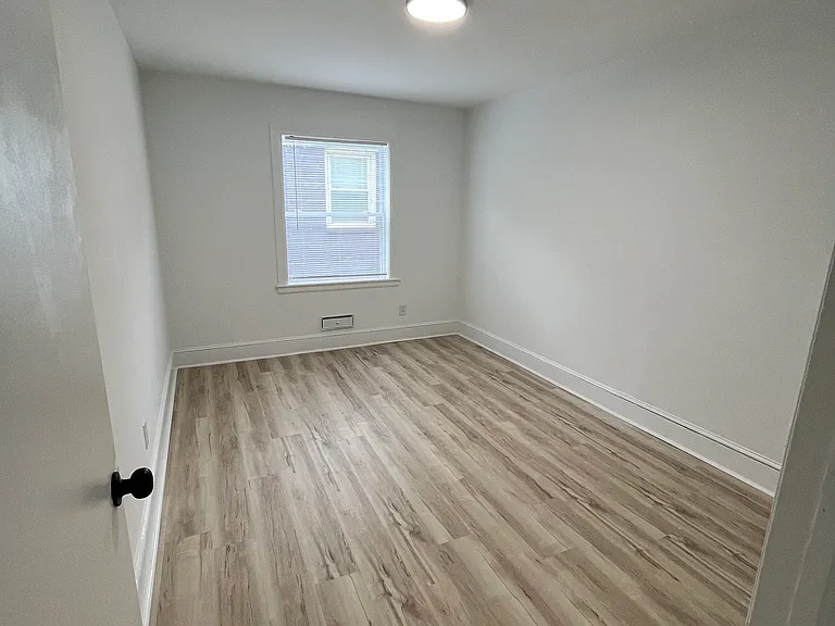 1622 Longfellow St — Photo 4