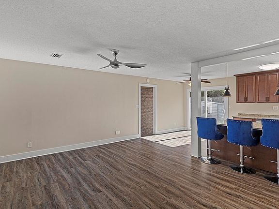 3rd image of 306 Northwood Dr