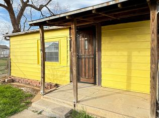 230 E Panhandle St, Slaton, TX 79364