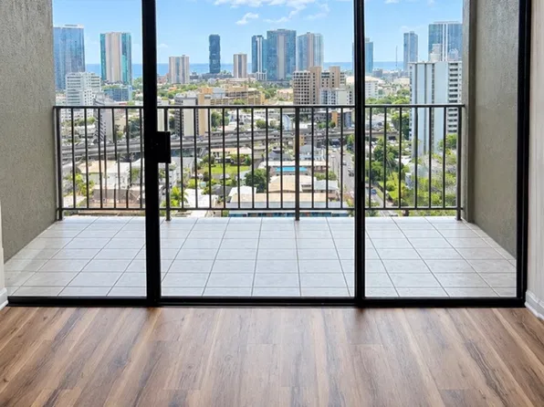 1561 Pensacola St APT 1805, Honolulu, HI 96822