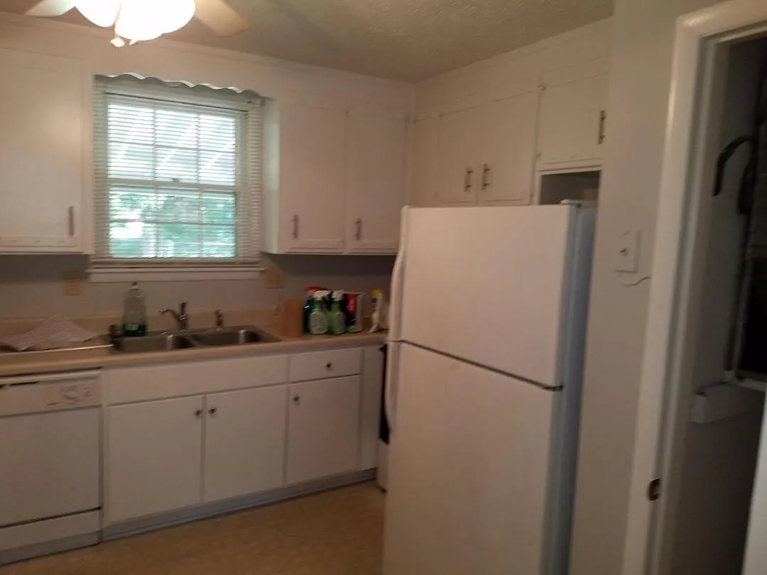 2 bed, 890 sqft, $1,400 — Photo 1
