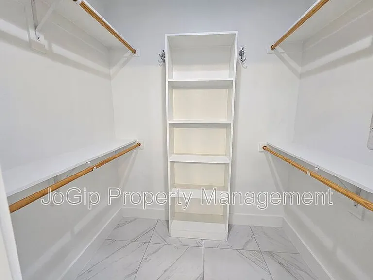 2620 Valley View Ln #102 — Photo 27