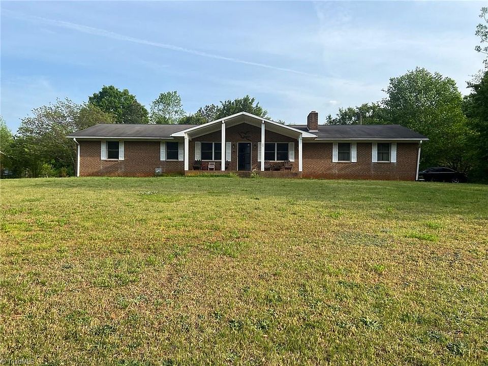 1st image of 264 Bremen Garden Dr