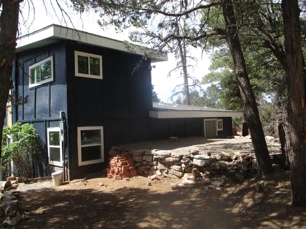 23 Skyland Blvd, Tijeras, NM 87059