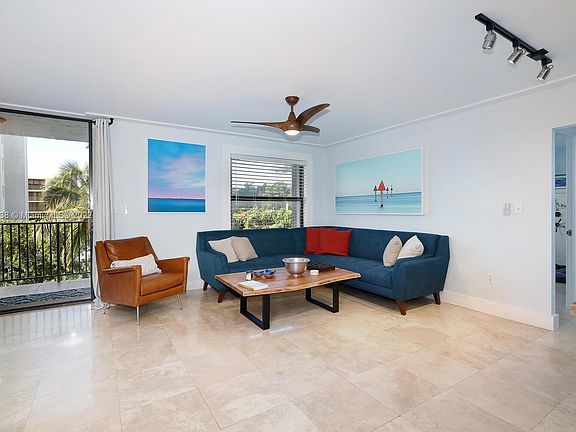 3rd image of 1600 S Bayshore Ln APT 3C