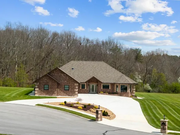 42 Sycamore Rd, Crossville, TN 38555