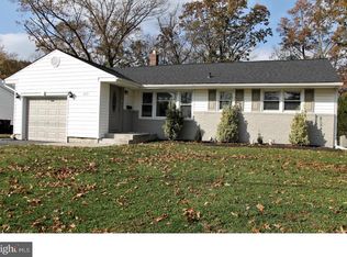 517 Pasadena Dr, Magnolia, NJ 08049
