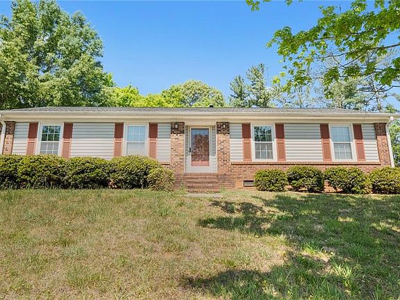 4th image of 203 Shenandoah Dr