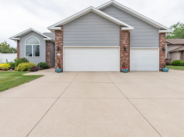 3803 Woodbend Dr SE, Mandan, ND 58554