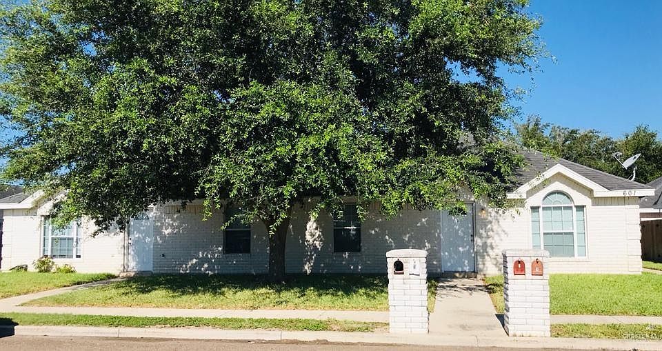1st image of 601 La Mancha Dr #4