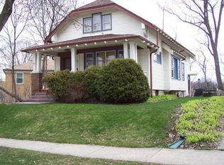 6796 Maple Ter, Wauwatosa, WI 53213